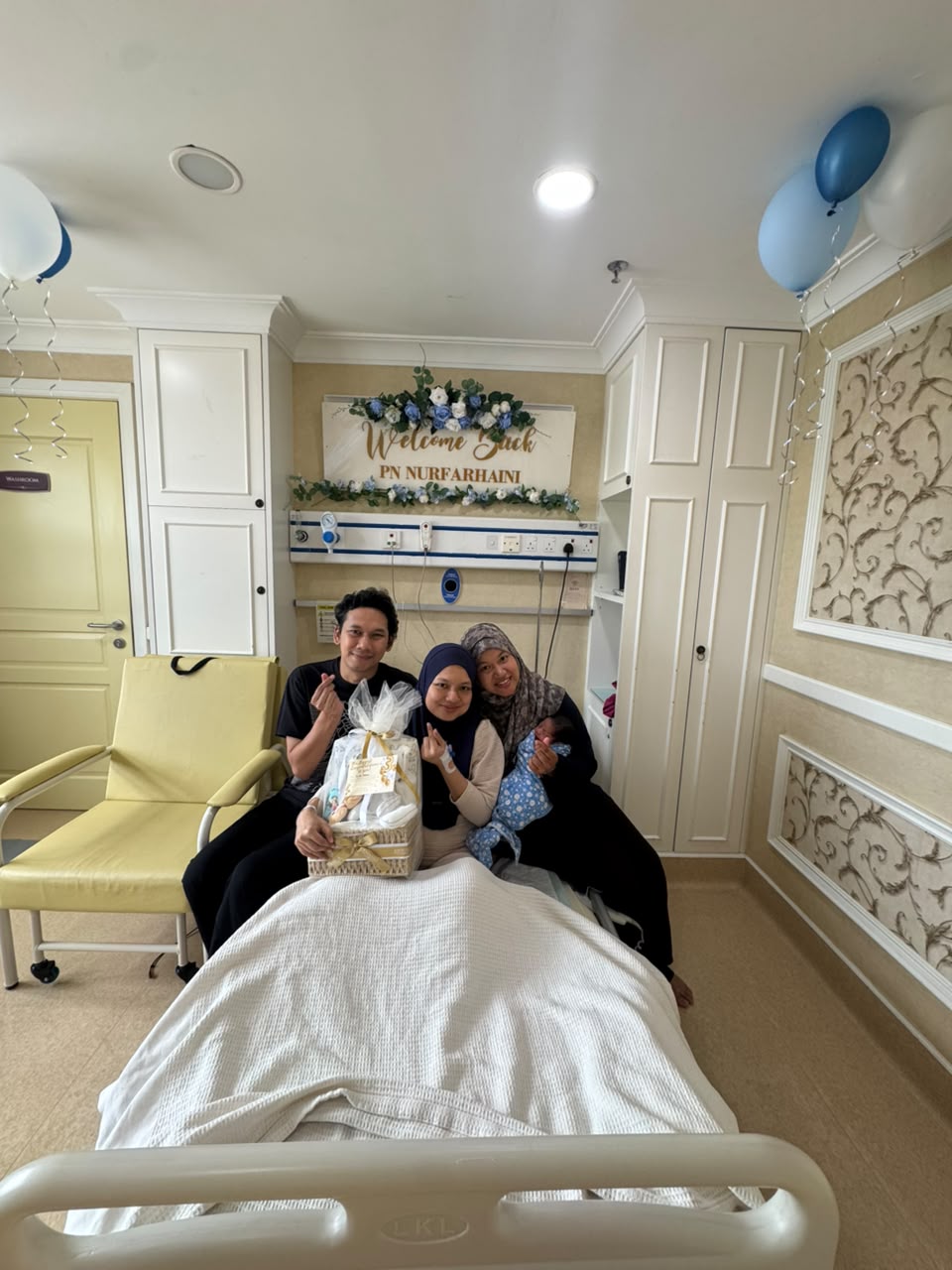 A special moment of Dr Maryam Sakinah with her patients.